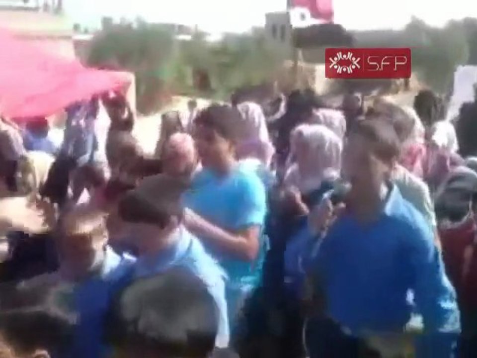 فري برس   ادلب   حاس  مظاهرة طلابية مطالبة برحيل بشار 27 9 2011