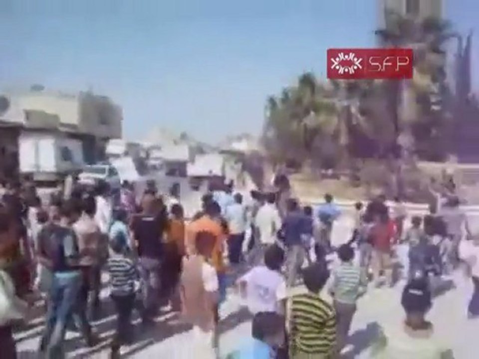 فري برس   ادلب جرجناز  مظاهرة طلابية الشيخ نواف البشير27 9 2011