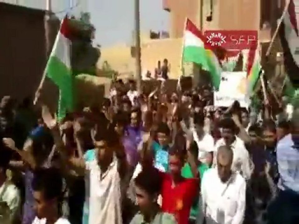 فري برس   مظاهرة بنــش في جمعة النصر لشامنا ويمننا 30 9 2011