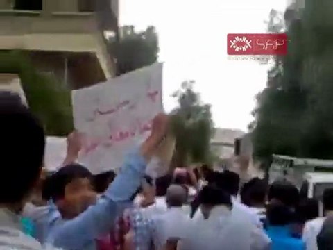 فري برس حماه جمعة النصر لشامنا ويمننا من جامع عثمان30 09 2011