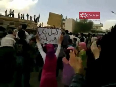 فري برس حوران انخل نسائية في ساحة الشهيد ضياء 2 10 2011