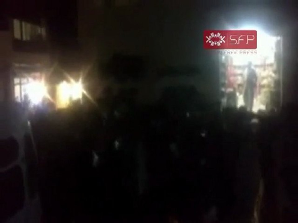 فري برس   ادلب   سرمين   مظاهرة مسائية بداية المظاهرة 3 10 2011