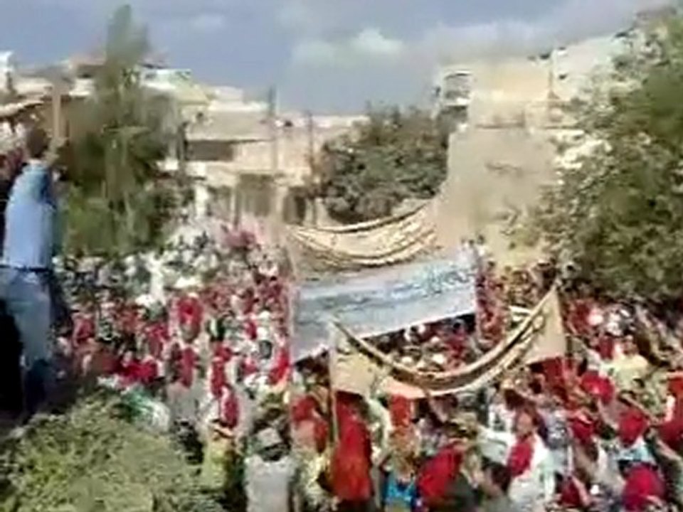 فري برس   إدلب معرة النعمان قسم بعدم التراجع حتى إعدام الرئيس و إسقاط النظام 7 10 2011