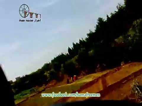 فري برس الدبابات المحاصرة لمدينة حماة عند جسر سريحين10 10 2011