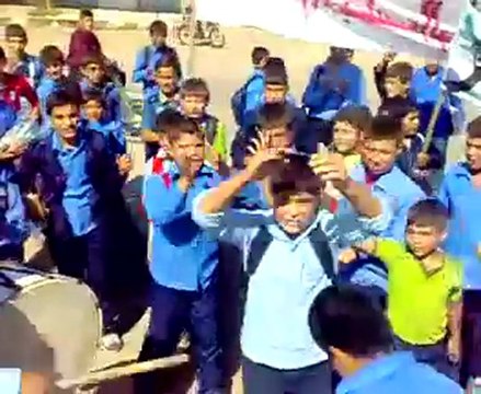 فري برس حماة كرناز مظاهرة طلابية بالروح بالدم نفديك يا شهيد 11 10 2011