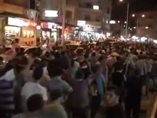 فري برس   مدينة ادلب مظاهرة امام دوار الكرة القديم 11 10 2011