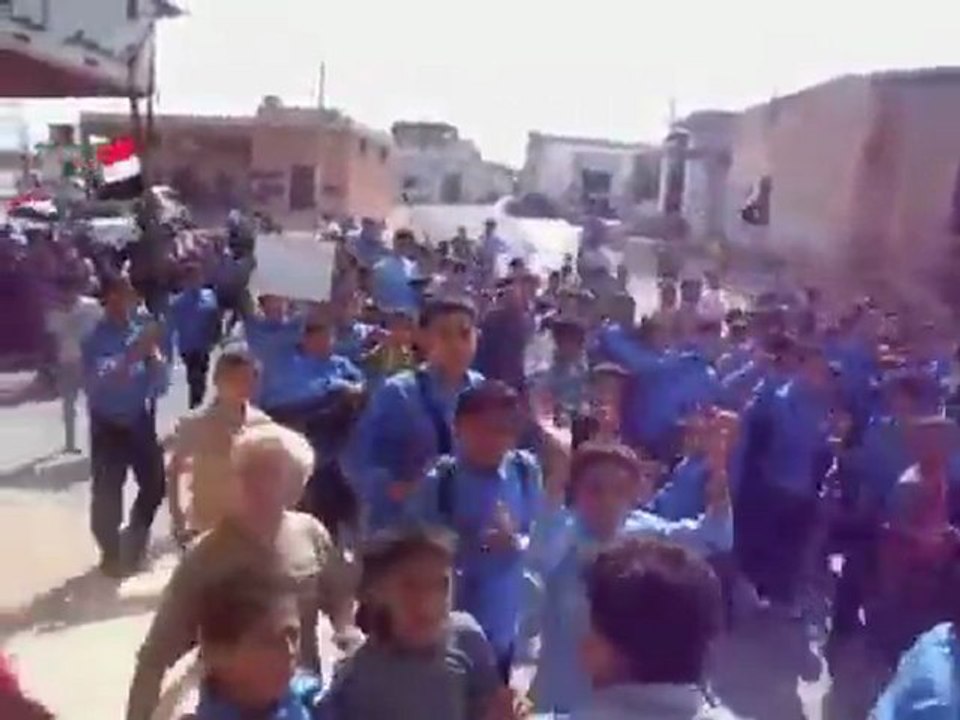 فري برس   ادلب جرجناز مظاهرة طلابية الاربعاء 12 10 2011 ج1
