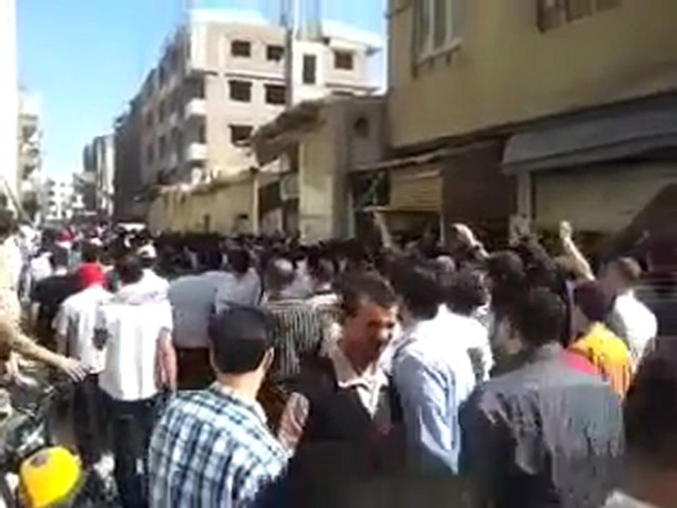 فري برس    ريف دمشق   زملكا   جمعة أحرار الجيش مظاهرات الأحرار 14 10 2011 ج4
