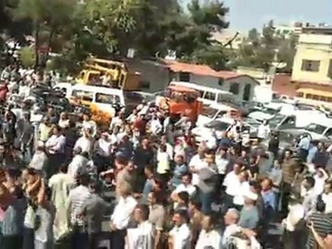 فري برس سكابا ويا دموع العين سكابا على شهداء سوريا وشبابا الهتاف الذي صدحت به حناجر المشييعين للشهيد الطفل ابراهيم محمد شيبان 15 10 2011