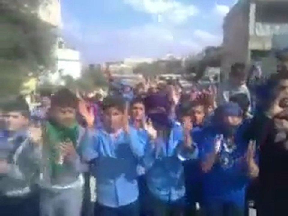 فري برس   إدلب   كفرنبل مظاهرة طلابية 16 10 2011 جـ2