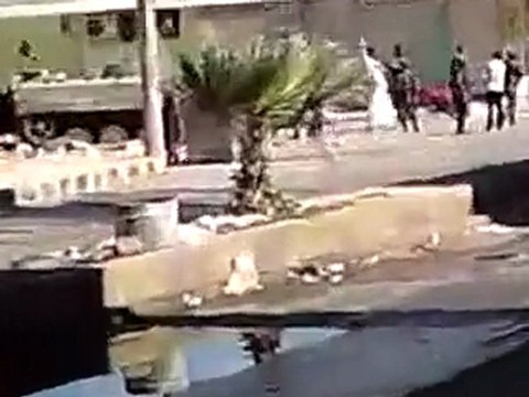 فري برس اطلاق النار على المظاهرة الطلابية في مدينة انخل 16 10 2011