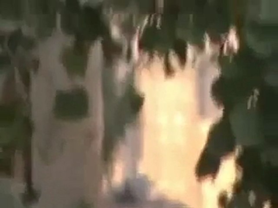 فري برس    حمص دير بعلبة تمركز الدبابات وانتشار الشبيحة الاسدية 18 10 2011