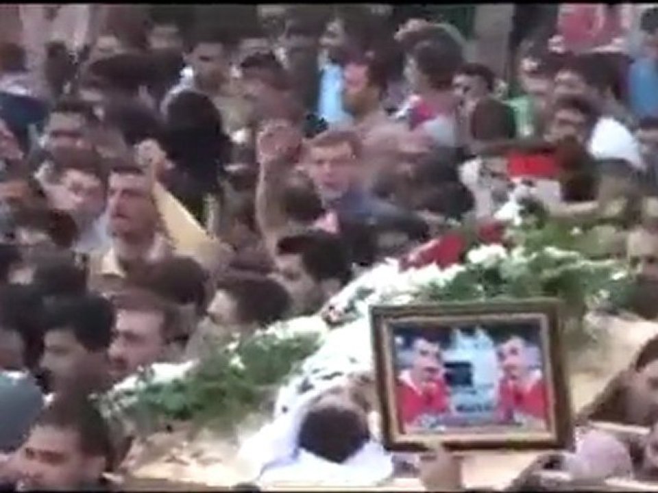 فري برس   الصلاة على الشهيد يامن هرموش   ادلب 18 10 2011