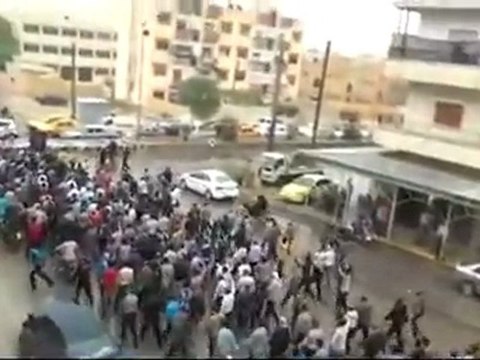 فري برس تشييع الشهيد يامن هرموش في مدينة ادلب 18 10 2011 ج2