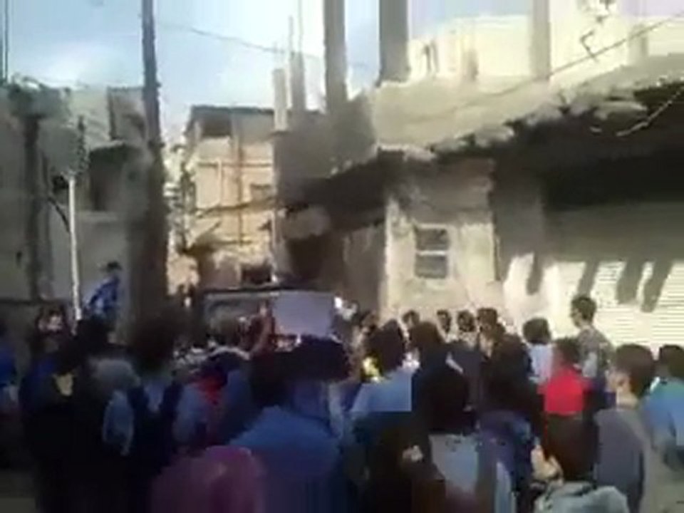 فري برس   دمشق برزة مظاهرة طلابية 18 10 2011 ج1