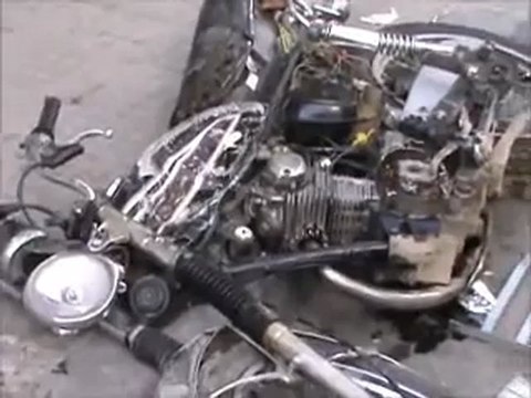 فري برس حمص باب السباع اثار القصف الهمجي لعصابات الاسد18 10 2011