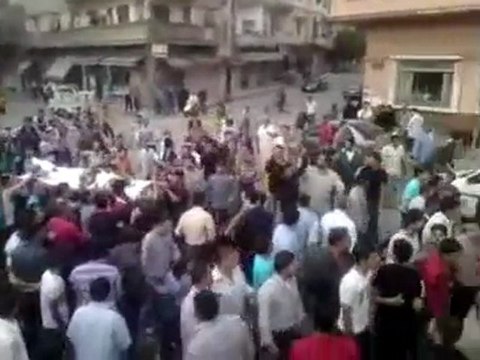 فري برس حمص حي الخالدية تشييع الشهيدين اكرم مندو والشهيد عبد الله كامل سويدان الذين استشهدو برصاص الامن والشبيحة عند اقتحام الحي وقصفه 18 10