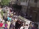 فري برس   حمص  فيديو للشهيد محمود الكحيل أثناء إصابته في حي عشيرة وزفة الشهيد عدنان غليون في جب الجندلي 17 10 2011