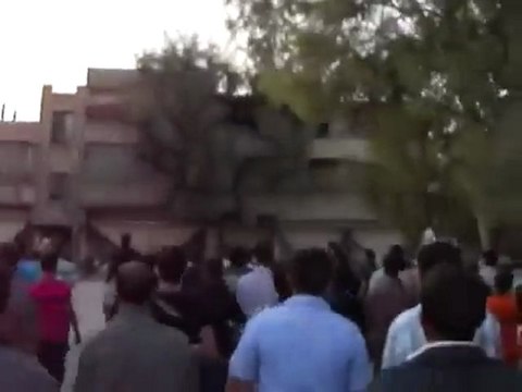 فري برس ريف دمشق سقبا مظاهرات الاحرار علينا الراية علينا الراية 18 10 2011