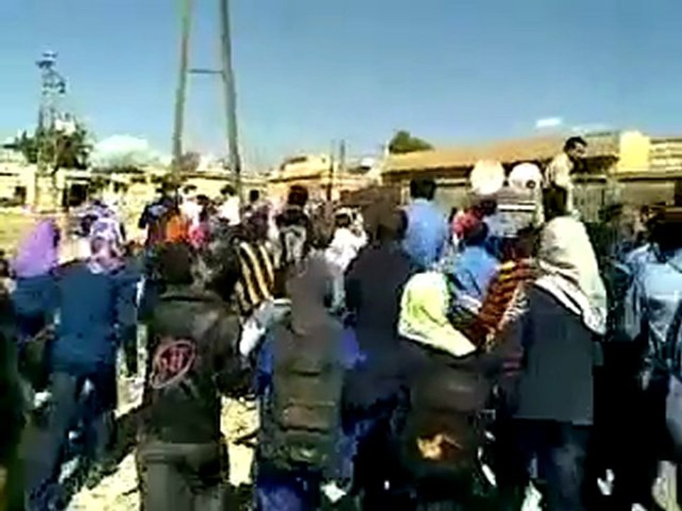 فري برس   إدلب   معرزيتا مظاهرة طلابية 19 10 2011