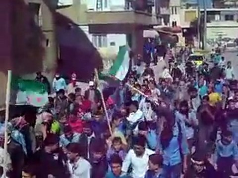 فري برس مظاهرة طلابية مدينة ادلب 19 10 2011 ج1