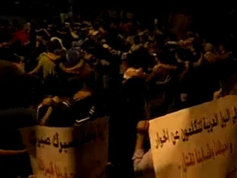 فري برس   مات قلوب الجيش مات بها النخوة مسائية الغوطة حمص 19 10 2011