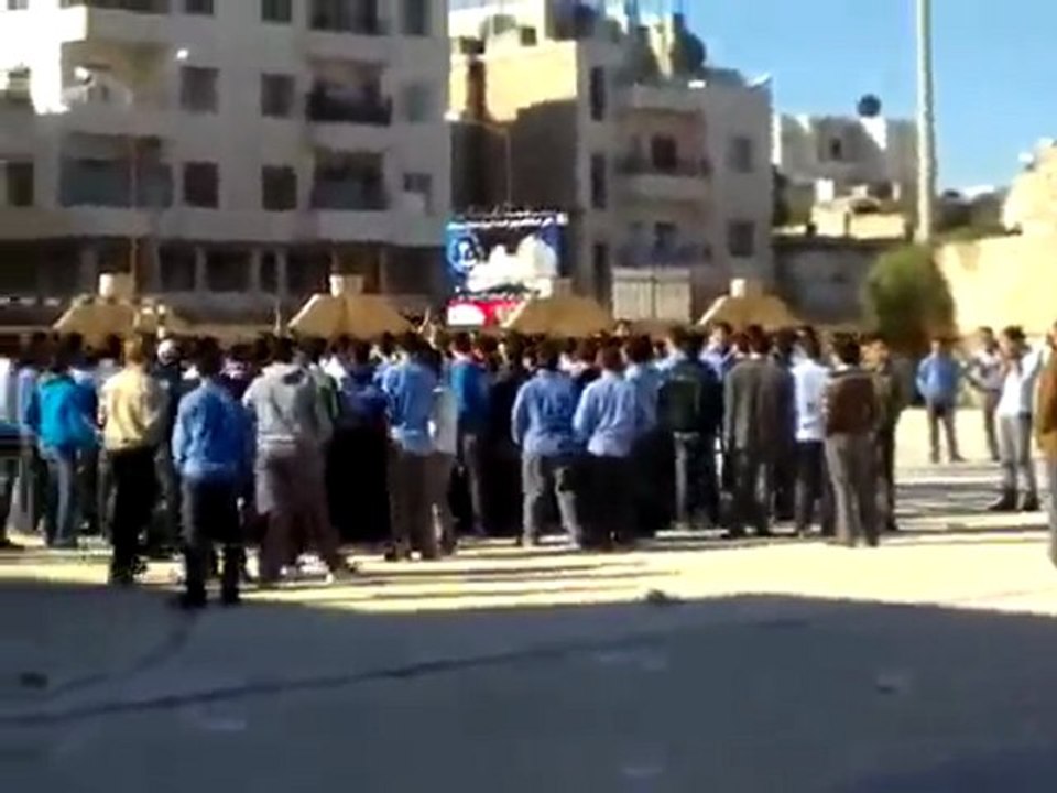 فري برس   ادلب مظاهرات الطلاب الاحرار للمطالبة بسقوط النظام 20 10 201