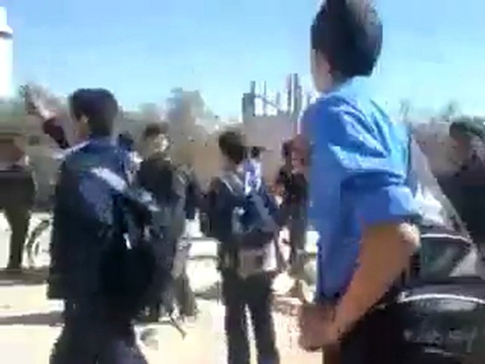 فري برس   دريف دمشق المعضمية مظاهرات الطلاب الاحرار للمطالبة بسقوط النظام الاسدي 20 10 2011