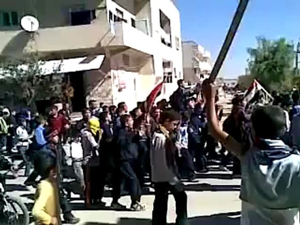 فري برس   ريف حلب تل رفعت مظاهرات الطلاب الاحرار للمطالبة بسقوط النظام الاسدي 20 10 2011