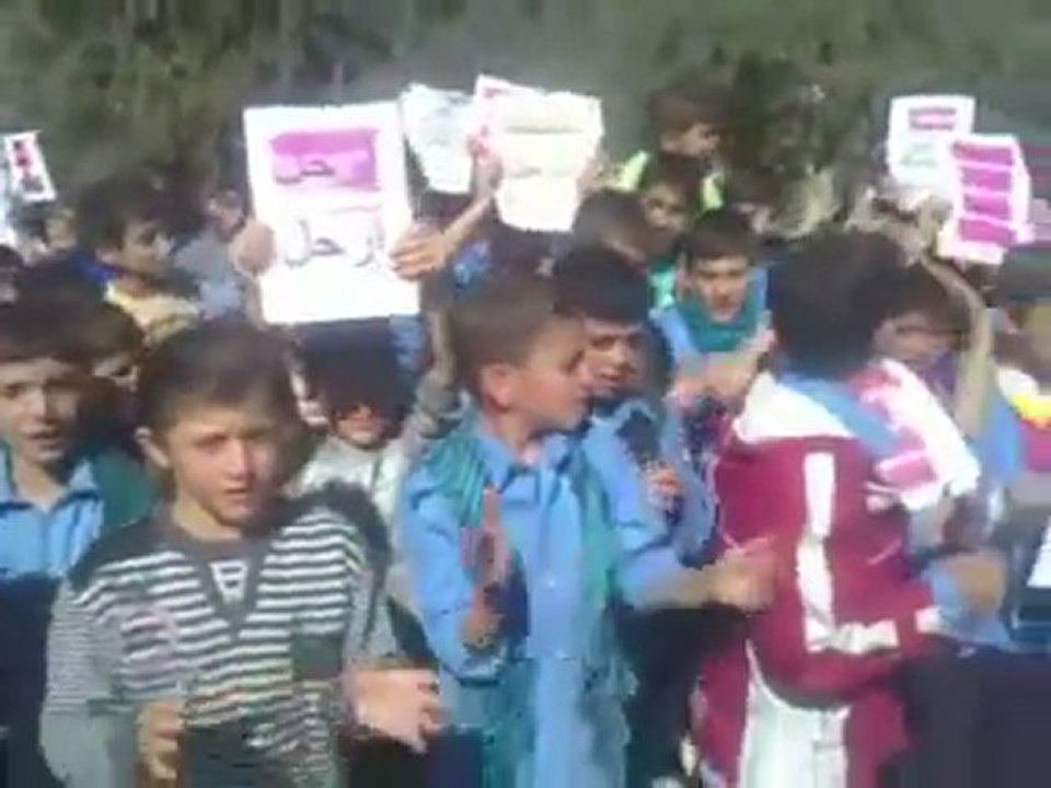 فري برس   إدلب   كفرنبل مظاهرة طلابية 20 10 2011