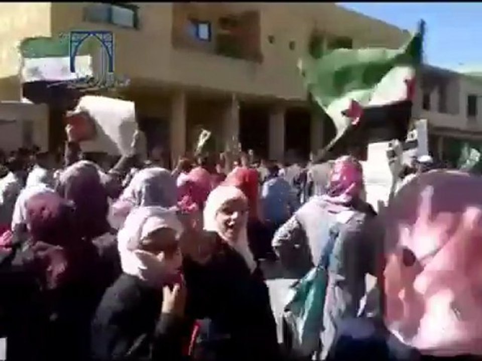 فري برس   طلابية مدينة القورية بديرالزور 20 10 2011 ج1