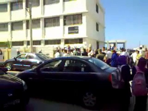 فري برس محاصرة الامن لمدرسة عماد عرنوق واقتحامها بانياس 20 10 2011