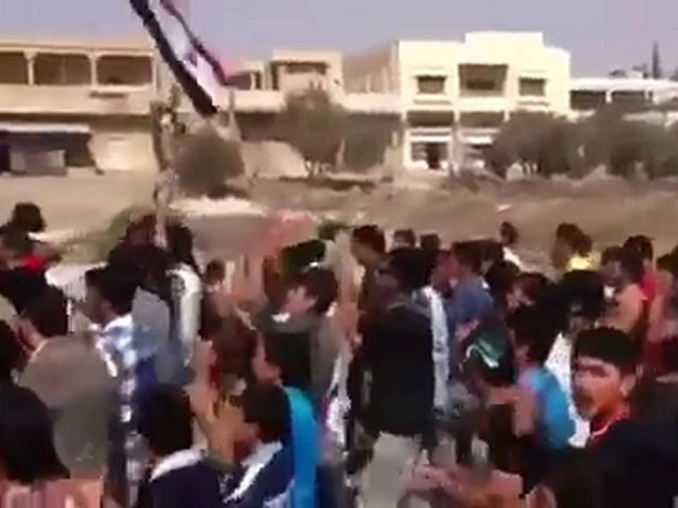 فري برس   حوران  الغرية الشرقية  مظاهرة جمعة شهداءالمهلة العربية 21 10 2011