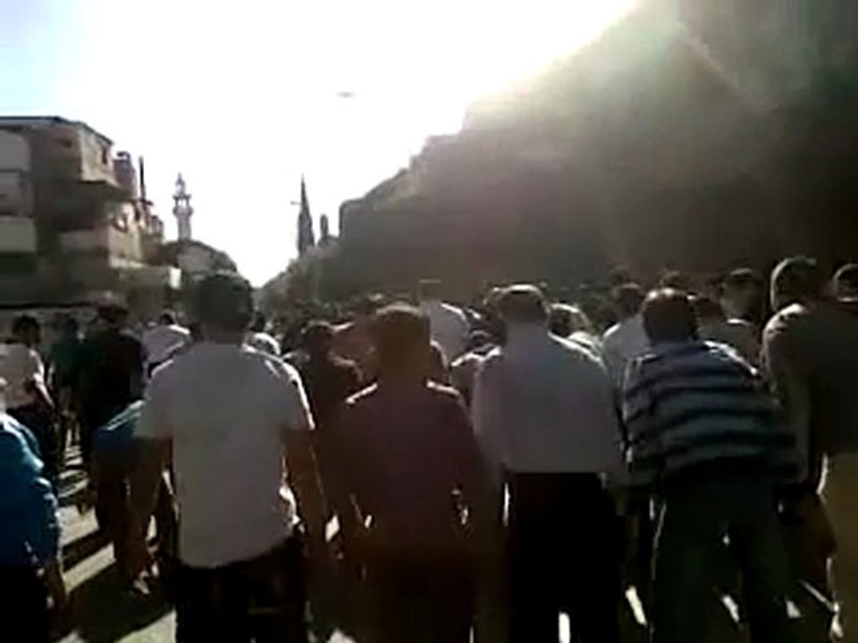 فري برس   حماه جمعة شهداء المهلة العربية مظاهرة في حي الصابونية 21 10 2011