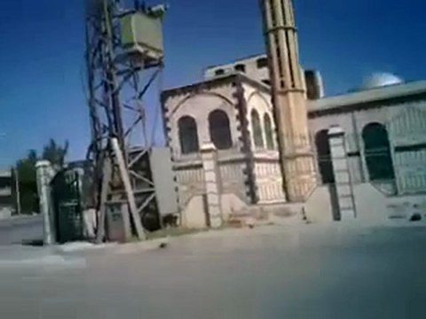 فري برس حمص ديربعلبة قناص يستهداف المصلين بعد خروجهم من الصلاة 21 10 2011