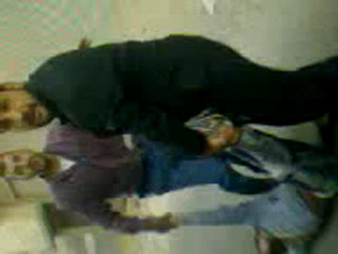 فري برس حمص المحتلة باب هود قنص أحد الشهداء من قلعة الإحتلال في جمعة شهداء المهلة العربية 21 10 2011