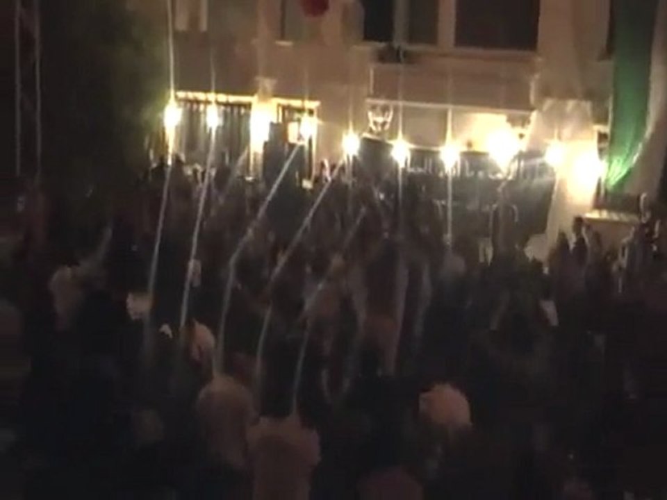 فري برس   تدمر الشعب يريد اعدام السفاح 22 10 2011