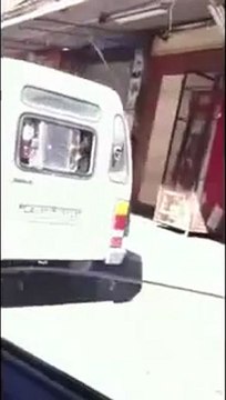 فري برس درعا اضراب عام وعصيان مدني لليوم الثاني ولا يزال الامن والشبيحة الاسد منتشرين في المدينة 20 10 2011