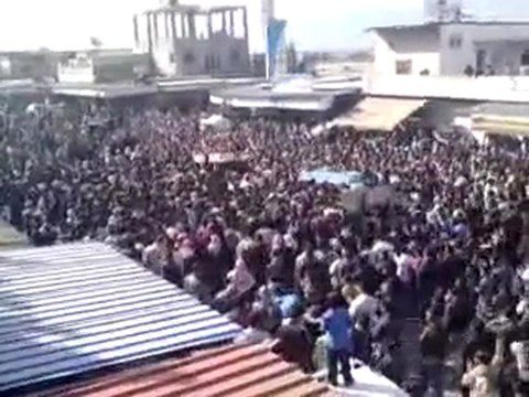 فري برس حماه قلعة المضيق 23 10 2011 تشييع الشهداء ج1