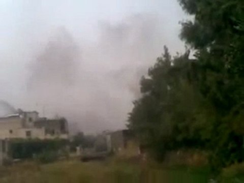 فري برس حمص الحولة القصف العنيف على المنازل من قبل عصابات الاسد 24 10 2011