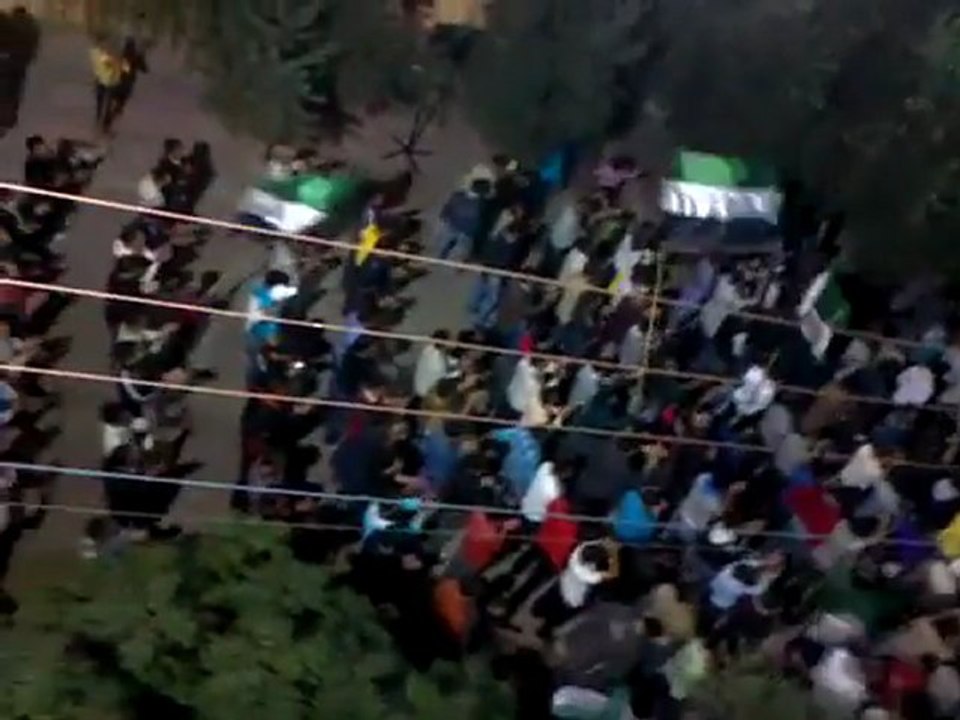 فري برس   حمص الوعر مسائيات الثوار في اثنين اسيرة الشهباء 24 10 2011