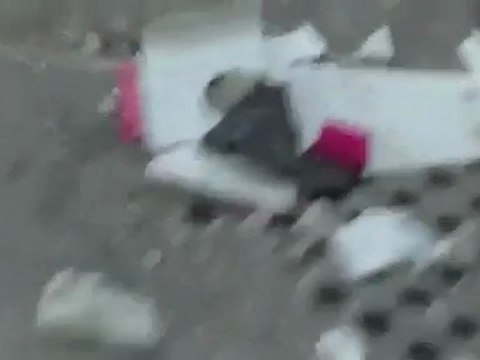 فري برس حمص باب سباع آثار القصف والدمار الذي خلفته قصف عصابات الاسد 24 10 2011 ج2