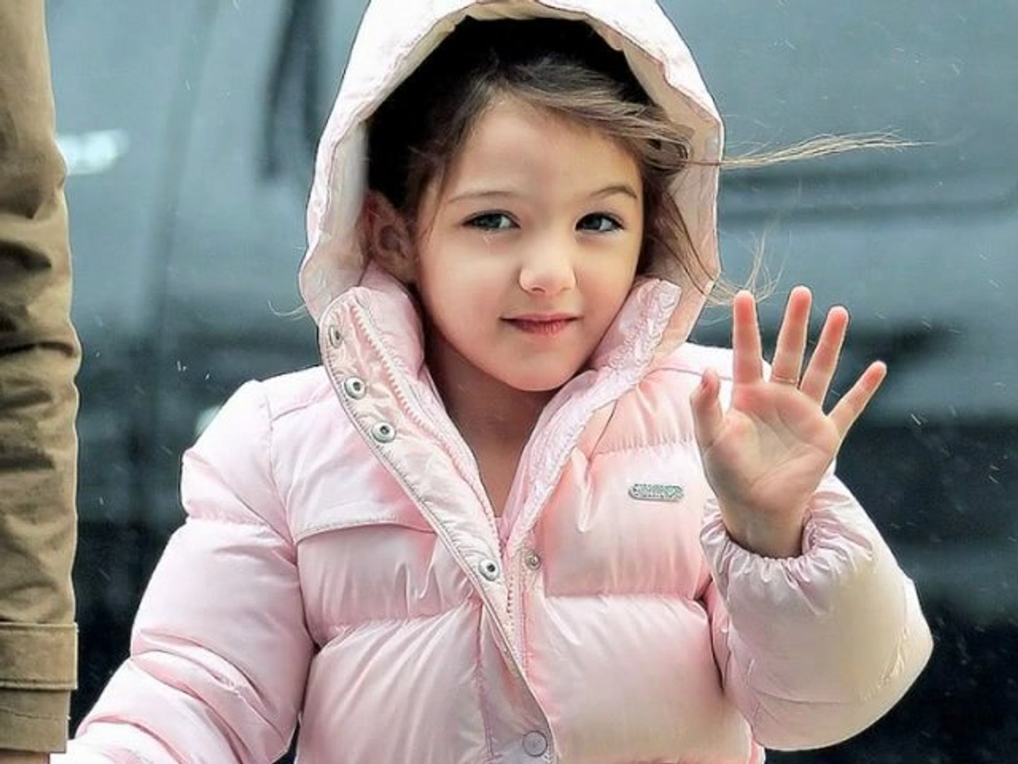 ⁣Suri Cruise Is The Best Dressed Celebrity Kid - Hollywood News