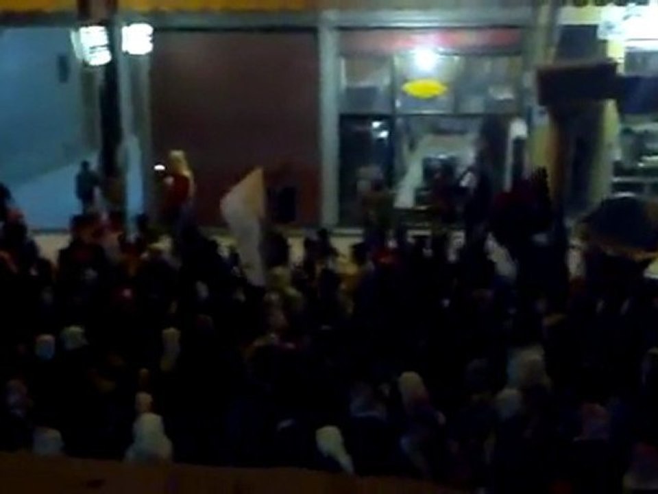 فري برس   ريف حلب تل رفعت مسائيات الثوار في اثنين اسيرة 24 10 2011 ج4