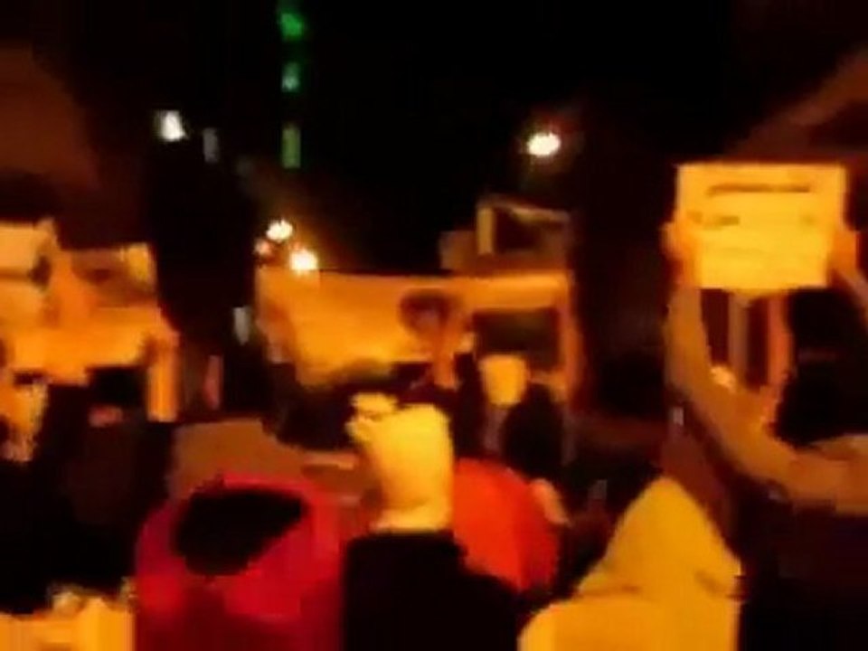 فري برس   دمشق المزة مظاهرة مسائية 25 10 2011