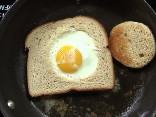 How to make a fun & easy kids' egg breakfast