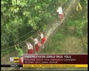 Endonezya Tehlikeli Okul Yolculuğu