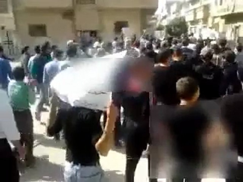 فري برس   حي الحميدية مظاهرة بعد صلاة الظهر ردا على المسيرة 26 10 2011