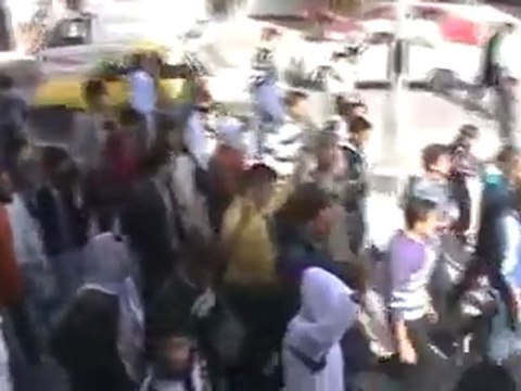فري برس مظاهرة صباحية مدينة ادلب مع اضراب شامل 26 10 2011 ج1