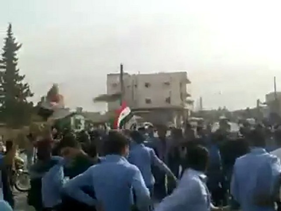 فري برس   ادلب سنجار مظاهرة طلابية الاربعاء 26 10 2011 ج1